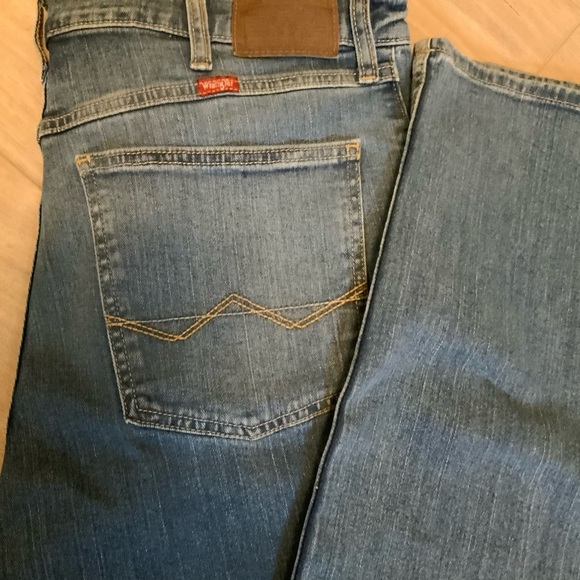 Wrangler Straight Fit 34X32 Regular Blue Jeans - Picture 3 of 8